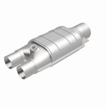 Load image into Gallery viewer, MagnaFlow Exhaust Products 99047HM HM Grade Universal Catalytic Converter for Select Chevrolet Express 1500, Chevrolet Express 2500, GMC Savana 1500, GMC Savana
