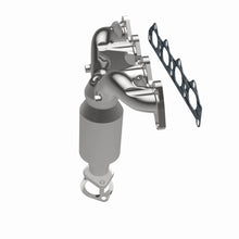 Load image into Gallery viewer, MagnaFlow Exhaust Products 51650 OEM Grade Manifold Catalytic Converter for Select Hyundai Elantra, Hyundai Tiburon, Kia Soul, Kia Spectra, Kia Spectra5