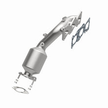 Load image into Gallery viewer, MagnaFlow Exhaust Products 52784 OEM Grade Manifold Catalytic Converter for Select Hyundai Genesis, Kia K900