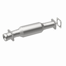 Load image into Gallery viewer, MagnaFlow Exhaust Products 3391425 California CARB Direct-Fit Catalytic Converter for Select International Scout II