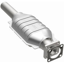 Load image into Gallery viewer, MagnaFlow Exhaust Products 3391229 California CARB Direct-Fit Catalytic Converter for Select Jeep Cherokee, Jeep Comanche, Jeep Wagoneer, Jeep Wrangler