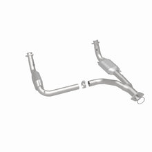 Load image into Gallery viewer, MagnaFlow Exhaust Products 49644 OEM Grade Direct-Fit Catalytic Converter for Select Chevrolet Silverado HD, Chevrolet Silverado HD Classic, Chevrolet Silverado Classic, Chevrolet Silverado HD, GMC Sierra HD, GMC Sierra HD Classic, GMC Sierra Classic,