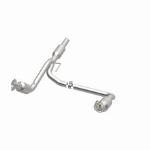 Load image into Gallery viewer, MagnaFlow Exhaust Products 4583497 California CARB Direct-Fit Catalytic Converter for Select Dodge Ram 1500, Dodge Ram 2500, Dodge Ram