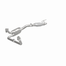 Load image into Gallery viewer, MagnaFlow Exhaust Products 93423 Standard Grade Direct-Fit Catalytic Converter for Select Ford E-150 Econoline, Ford E-150 Econoline Club Wagon