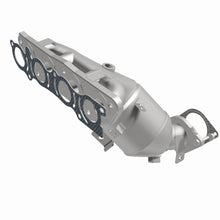 Load image into Gallery viewer, MagnaFlow Exhaust Products 290031 OEM Grade Manifold Catalytic Converter for Select Nissan Kicks, Nissan Versa