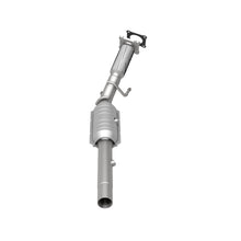 Load image into Gallery viewer, MagnaFlow Exhaust Products 24333 HM Grade Direct-Fit Catalytic Converter for Select Volkswagen Beetle