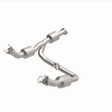 Load image into Gallery viewer, MagnaFlow Exhaust Products 280210 OEM Grade Direct-Fit Catalytic Converter for Select Chevrolet Express 2500, Chevrolet Express 3500, GMC Savana 2500, GMC Savana