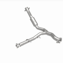 Load image into Gallery viewer, MagnaFlow Exhaust Products 21-528 OEM Grade Direct-Fit Catalytic Converter for Select Ford Expedition, Lincoln Navigator