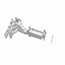 Load image into Gallery viewer, MagnaFlow Exhaust Products 5531060 California CARB Manifold Catalytic Converter for Select Chevrolet Malibu, Pontiac G6, Saturn Aura