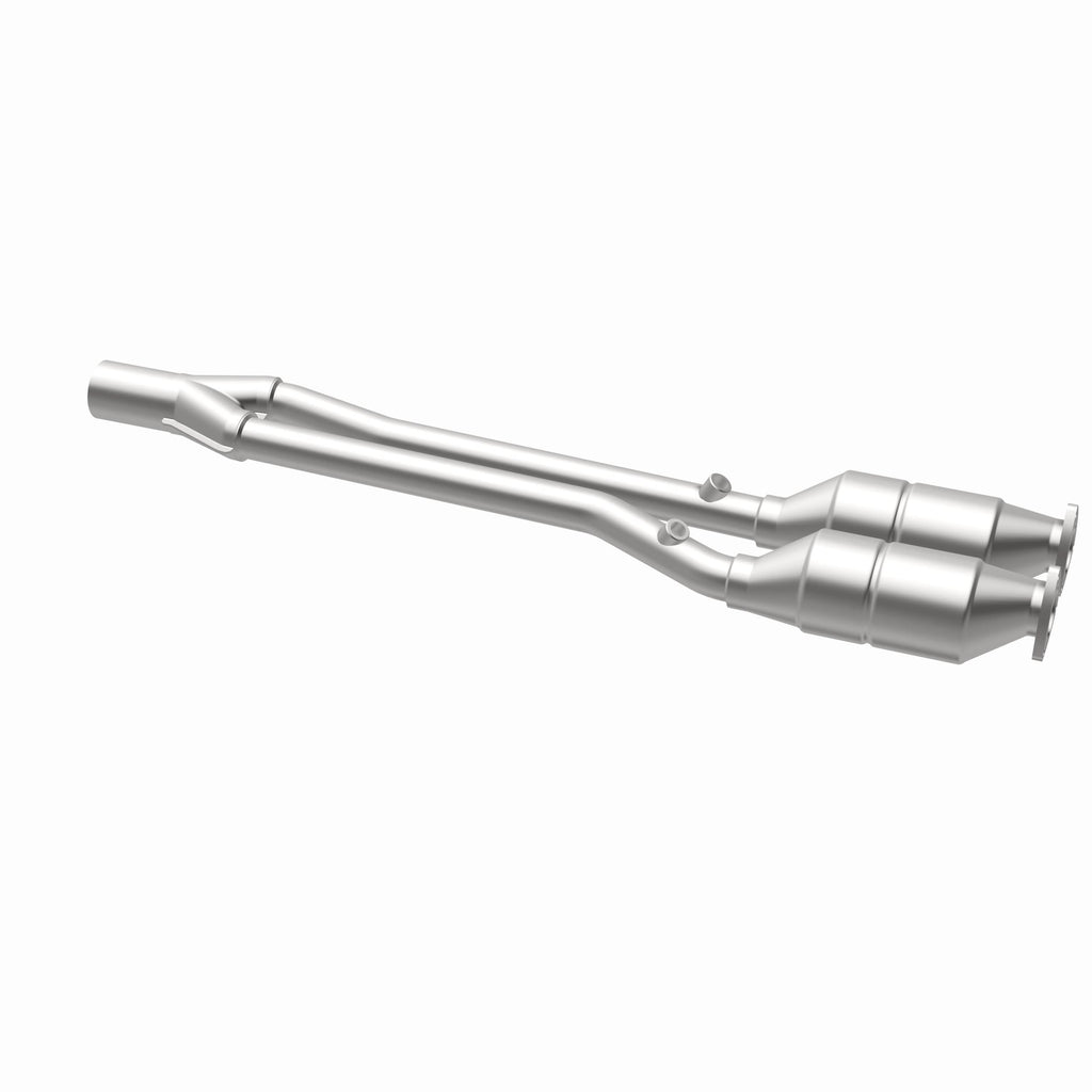 MagnaFlow Exhaust Products 49013 OEM Grade Direct-Fit Catalytic Converter for Select Audi TT Quattro, Volkswagen R32