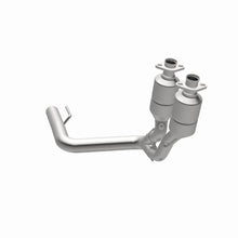 Load image into Gallery viewer, MagnaFlow Exhaust Products 24507 HM Grade Direct-Fit Catalytic Converter for Select Jeep Grand Cherokee