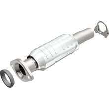 Load image into Gallery viewer, MagnaFlow Exhaust Products 24158 HM Grade Direct-Fit Catalytic Converter for Select Toyota Sienna
