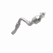 Load image into Gallery viewer, MagnaFlow Exhaust Products 5582586 California CARB Direct-Fit Catalytic Converter for Select Audi Q7, Volkswagen Touareg
