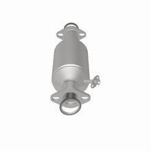 Load image into Gallery viewer, MagnaFlow Exhaust Products 3391895 California CARB Direct-Fit Catalytic Converter for Select Toyota Pickup