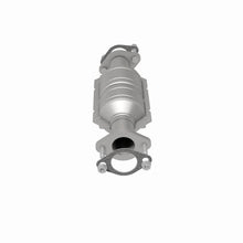 Load image into Gallery viewer, MagnaFlow Exhaust Products 5571469 California CARB Direct-Fit Catalytic Converter for Select Chevrolet Aveo, Chevrolet Aveo5, Pontiac G3
