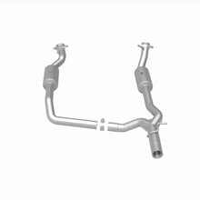 Load image into Gallery viewer, MagnaFlow Exhaust Products 5551599 California CARB Direct-Fit Catalytic Converter for Select Ford E-350 Super Duty