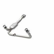 Load image into Gallery viewer, MagnaFlow Exhaust Products 4451457 California CARB Direct-Fit Catalytic Converter for Select Chevrolet C1500, Chevrolet C2500, Chevrolet K1500, Chevrolet K2500, GMC C1500, GMC C2500, GMC K1500, GMC K2500