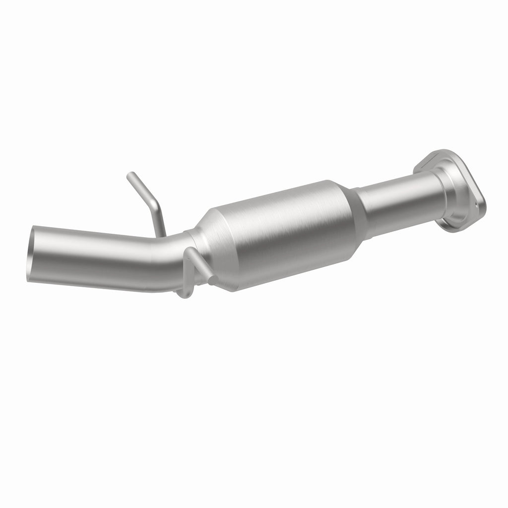 MagnaFlow Exhaust Products 52537 OEM Grade Direct-Fit Catalytic Converter for Select Toyota Highlander