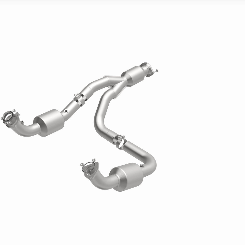 MagnaFlow Exhaust Products 280505 OEM Grade Direct-Fit Catalytic Converter for Select Chevrolet Express 3500, Chevrolet Express 4500, GMC Savana 3500, GMC Savana