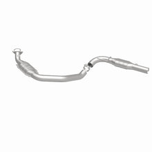 Load image into Gallery viewer, MagnaFlow Exhaust Products 51525 OEM Grade Direct-Fit Catalytic Converter for Select Chevrolet Express 2500, Chevrolet Express 3500, GMC Savana 2500, GMC Savana
