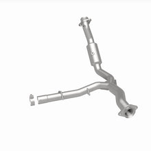 Load image into Gallery viewer, MagnaFlow Exhaust Products 21-528 OEM Grade Direct-Fit Catalytic Converter for Select Ford Expedition, Lincoln Navigator