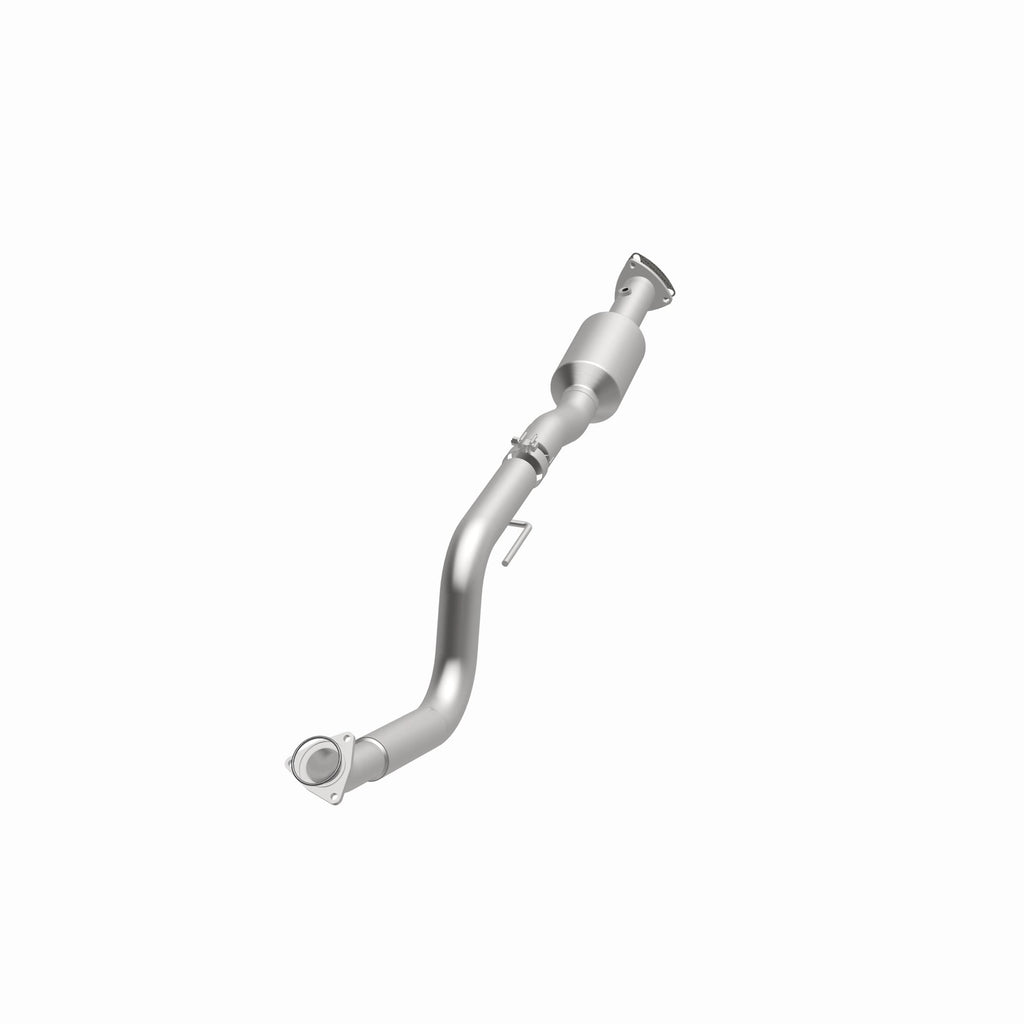 MagnaFlow Exhaust Products 280428 OEM Grade Direct-Fit Catalytic Converter for Select Chevrolet Express 4500, GMC Savana