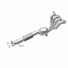 Load image into Gallery viewer, MagnaFlow Exhaust Products 5631153 California CARB Manifold Catalytic Converter for Select Ford Focus