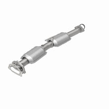 Load image into Gallery viewer, MagnaFlow Exhaust Products 51379 OEM Grade Direct-Fit Catalytic Converter for Select Ford Ranger, Mazda B3000, Mazda B4000