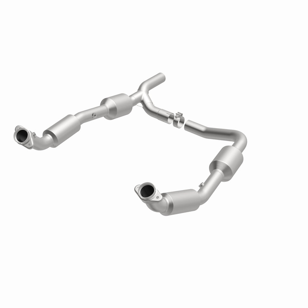 MagnaFlow Exhaust Products 5582640 California CARB Direct-Fit Catalytic Converter for Select Ford E-150, Ford E-250
