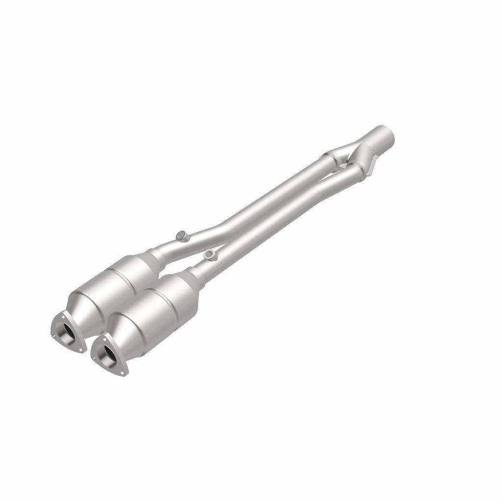 MagnaFlow Exhaust Products 49013 OEM Grade Direct-Fit Catalytic Converter for Select Audi TT Quattro, Volkswagen R32