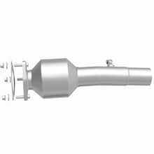 Load image into Gallery viewer, MagnaFlow Exhaust Products 280732 OEM Grade Direct-Fit Catalytic Converter for Select Land Rover Discovery Sport, Land Rover Range Rover Evoque