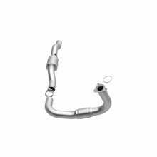 Load image into Gallery viewer, MagnaFlow Exhaust Products 447261 California CARB Direct-Fit Catalytic Converter for Select Chevrolet Silverado HD, GMC Sierra HD