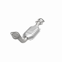 Load image into Gallery viewer, MagnaFlow Exhaust Products 93385 Standard Grade Direct-Fit Catalytic Converter for Select Ford Crown Victoria, Lincoln Town Car, Mercury Grand Marquis