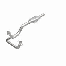 Load image into Gallery viewer, MagnaFlow Exhaust Products 93316 Standard Grade Direct-Fit Catalytic Converter for Select Ford E-150 Econoline, Ford E-150 Econoline Club Wagon, Ford E-250 Econoline, Ford E-250 Econoline Club Wagon, Ford E-350 Econoline, Ford E-350 Econoline Club Wagon