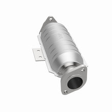 Load image into Gallery viewer, MagnaFlow Exhaust Products 23876 HM Grade Direct-Fit Catalytic Converter for Select Hyundai Elantra, Hyundai Tiburon, Kia Sportage