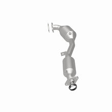Load image into Gallery viewer, MagnaFlow Exhaust Products 5411026 California CARB Direct-Fit Catalytic Converter for Select Saab 9-2X, Subaru Forester, Subaru Impreza, Subaru Legacy, Subaru Outback