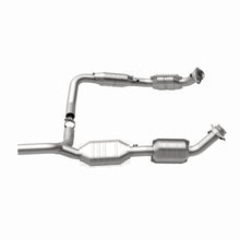 Load image into Gallery viewer, MagnaFlow Exhaust Products 51640 OEM Grade Direct-Fit Catalytic Converter for Select Ford E-150, Ford E-250
