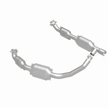 Load image into Gallery viewer, MagnaFlow Exhaust Products 49439 OEM Grade Direct-Fit Catalytic Converter for Select Ford E-150, Ford E-150 Club Wagon, Ford E-250, Ford E-350 Club Wagon, Ford E-350 Super Duty, Ford E-450 Super Duty