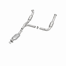 Load image into Gallery viewer, MagnaFlow Exhaust Products 458028 California CARB Direct-Fit Catalytic Converter for Select Lincoln Aviator, Mercury Mountaineer