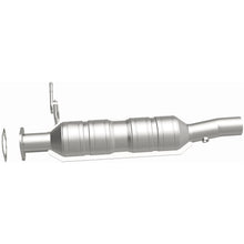 Load image into Gallery viewer, MagnaFlow Exhaust Products 52228 OEM Grade Direct-Fit Catalytic Converter for Select Ford E-350 Super Duty, Ford E-450 Super Duty, Ford F-250, Ford F-250 Super Duty, Ford F-350 Super Duty, Ford F-450 Super Duty, Ford F-550 Super Duty