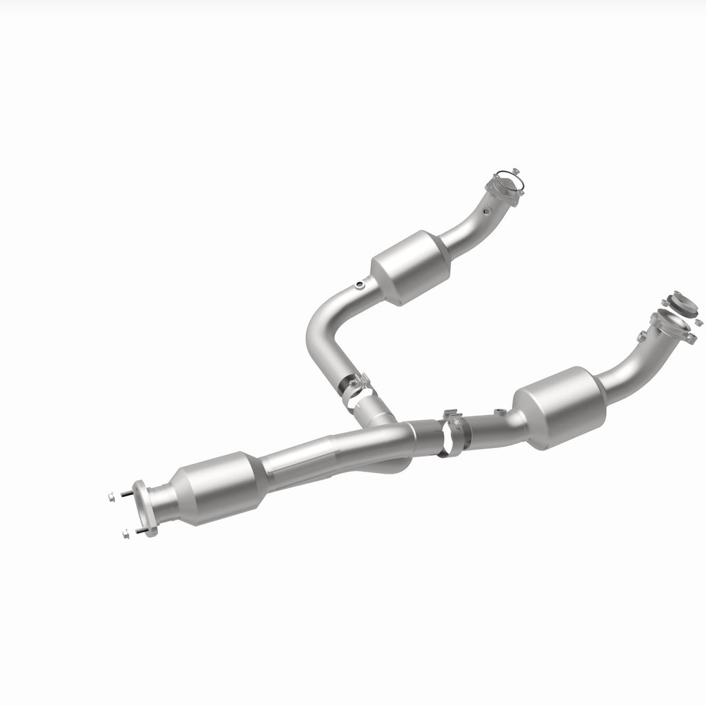 MagnaFlow Exhaust Products 280505 OEM Grade Direct-Fit Catalytic Converter for Select Chevrolet Express 3500, Chevrolet Express 4500, GMC Savana 3500, GMC Savana