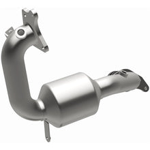 Load image into Gallery viewer, MagnaFlow Exhaust Products 551439 California CARB Direct-Fit Catalytic Converter for Select Nissan Juke