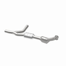 Load image into Gallery viewer, MagnaFlow Exhaust Products 447180 California CARB Direct-Fit Catalytic Converter for Select Ford E-150 Econoline, Ford E-150 Econoline Club Wagon, Ford E-250 Econoline
