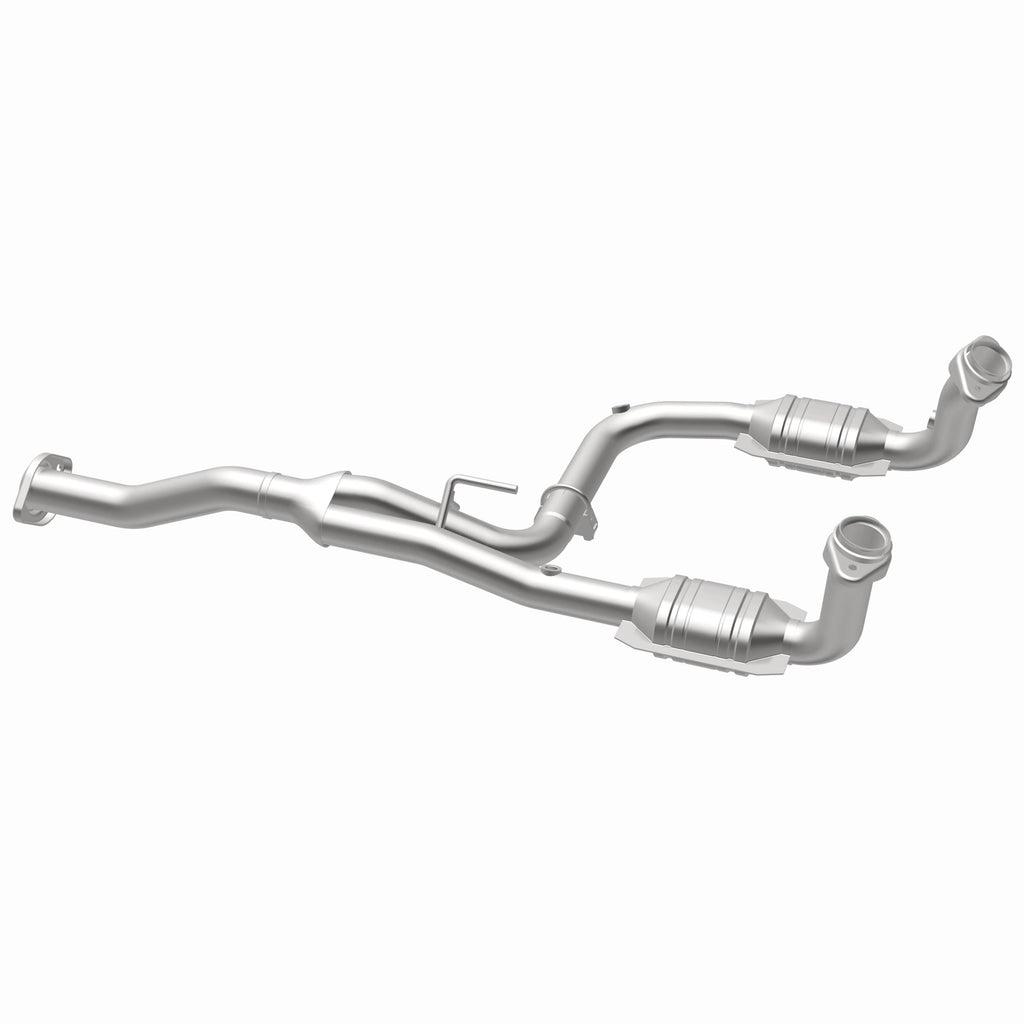 MagnaFlow Exhaust Products 49186 OEM Grade Direct-Fit Catalytic Converter for Select Jeep Liberty