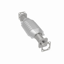 Load image into Gallery viewer, MagnaFlow Exhaust Products 3391657 California CARB Direct-Fit Catalytic Converter for Select Isuzu Pickup, Isuzu Rodeo, Isuzu Trooper