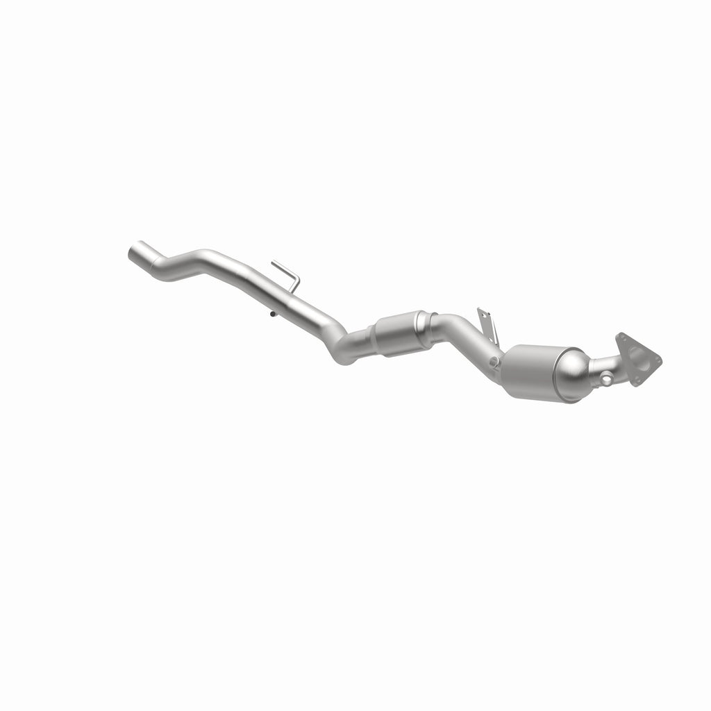 MagnaFlow Exhaust Products 52410 OEM Grade Direct-Fit Catalytic Converter for Select Porsche Cayenne, Volkswagen Touareg