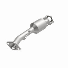 Load image into Gallery viewer, MagnaFlow Exhaust Products 52690 OEM Grade Direct-Fit Catalytic Converter for Select Chevrolet City Express, Nissan NV200