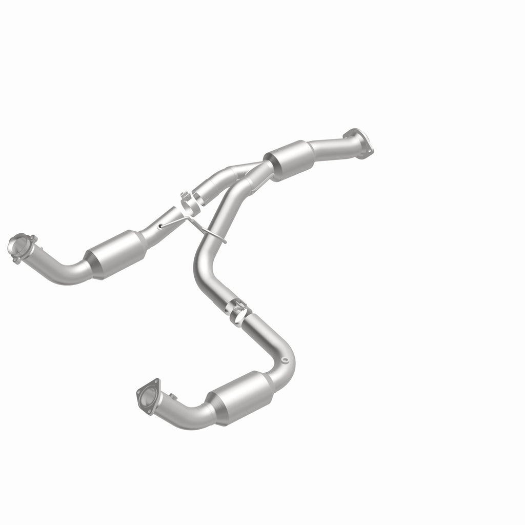 MagnaFlow Exhaust Products 5582113 California CARB Direct-Fit Catalytic Converter for Select Chevrolet Express 2500, Chevrolet Express 3500, GMC Savana 2500, GMC Savana