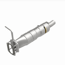 Load image into Gallery viewer, MagnaFlow Exhaust Products 280436 OEM Grade Direct-Fit Catalytic Converter for Select Ford F-53 Motorhome Chassis, Ford F-59 Commercial Stripped Chassis