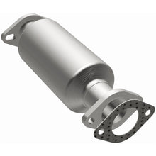 Load image into Gallery viewer, MagnaFlow Exhaust Products 3391757 California CARB Direct-Fit Catalytic Converter for Select Mazda B2000, Nissan 720, Nissan D21